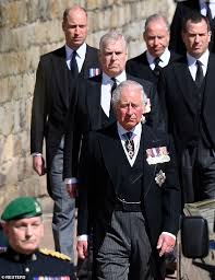 Prince charles, the oldest son of queen elizabeth ii, is the heir apparent to the british throne. Ikngvrgaqshv3m