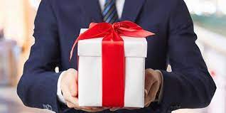 Gift meaning, definition, what is gift: Best Customised Gifts Ideas For Boss Gift Ideas For Male Female Boss