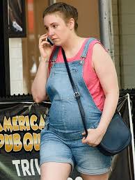 Born in 1986 in new york city to a pair of artists. Lena Dunham Sports A Faux Baby Bump On Girls Set People Com