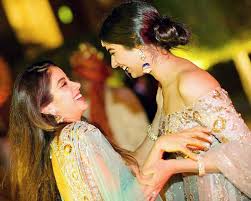 Born to sridevi and boney kapoor, she made her acting debut in 2018 with the romantic drama film dhadak. Janhvi Kapoor Instagram Pics Janhvi Kapoor Insta Picture Janhvi Kapoor Latest Instagram Pic Janhvi Kapoor S Candid Insta Post With Sister Khushi