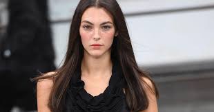 Jan 05, 2020 · frangia 2020: Taglio Capelli E Tonalita Per L Inverno La Frangetta Corta E Il Rosa