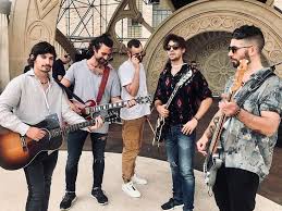 Il cantautore ha avuto un tumore che ha combattuto uscendone vincitore. Pierdavide Carone Vince La Battaglia Contro Il Cancro La Musica Mi Ha Aiutato A Non Impazzire Fronte Del Blog