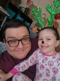 Kari Cagle's Instagram, Twitter & Facebook