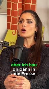 Rebecca Stoops's Instagram, Twitter & Facebook