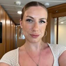 Julia Holder (@juliaholder)