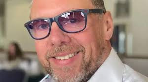 Used car firm co-founder Stephen Hands dies from crash injuries