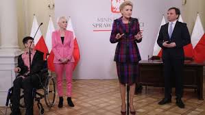 Fundacja akogo? i klinika budzik to dzieła ewy błaszczyk, które funkcjonują coraz lepiej, niosą nadzieję i pomoc dziesiątkom młodych pacjentów w śpiączce. 40 Mln Zl Na Klinike Budzik Nie Mam Watpliwosci Jak Potrzebna Jest Ta Inwestycja Tvp Parlament Telewizja Polska Sa