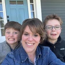 Robin Angelo's Instagram, Twitter & Facebook