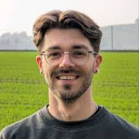 Jordan Calvert's Instagram, Twitter & Facebook