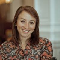 Elizabeth Hazard's Instagram, Twitter & Facebook