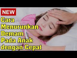 Itu sebabnya tiap orangtua punya cara khusus untuk meredakan demam anak. Cara Menurunkan Demam Pada Anak Cara Menurunkan Panas Anak Youtube