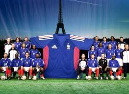 Aldo balestra pourra convoquer jusqu'à 21 joueurs pour le mondial, auxquels s'ajouteront 4 joueurs de la catégorie sénior et 2 féminines. 40 Ans De Maillots De L Equipe De France En Coupe Du Monde