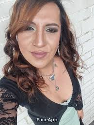 Hola chicas!!!!! charlamos??? de donde son?? salen esos messenger???