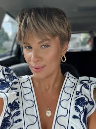 There's something about this shade that feels like golden hour bottled up  ☁️✨ I took my platinum down just a couple levels using @wellacolorcharm  Demi Permanent. Started with 8N, then followed with