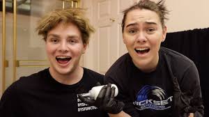 In 2020, alex warren made approximately $3 million, which is very impressive, considering his age. Kouvr Annon Weight Height Age Net Worth Real Name Bio