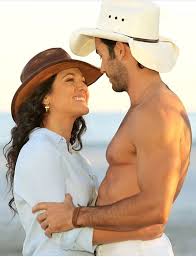 Check spelling or type a new query. Arturo Y Sofia Tierradereyes Tierra De Reyes Susurradores Aaron Diaz Bae Goals Telenovelas