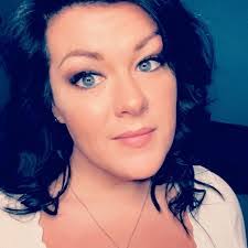 Amber Parton's Instagram, Twitter & Facebook