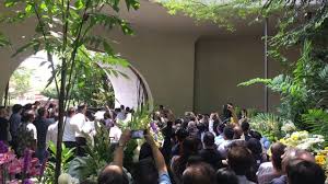 Seterusnya, tan sri yeoh mengambil alih hong kong tin corporation(m) berhad pada tahun 1988 dan meletakkan syarikat pembinaan yeoh tiong lay di bawah kepimpinan tan sri yeoh,kumpulan ytl menempa banyak kejayaan. Tan Sri Yeoh Tiong Lay Ytl æ¥Šå¿ ç¦® Funeral 22 10 17 Part 8 19 Youtube