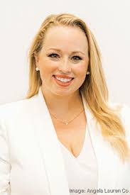 Shannon Bradley's Instagram, Twitter & Facebook