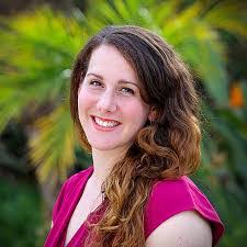 Samantha Estes's Instagram, Twitter & Facebook