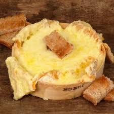 Fondue De Mont D Or Recette Camembert Au Four Recette Camembert Camembert Au Four