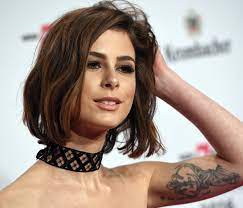 Lena Meyer-Landrut wird erpresst: So gemein reagiert das Netz auf den  Nacktfoto-Skandal | news.de