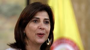 Canciller Holguín: Venezuela no nos consultó sobre cierre fronterizo