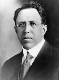 Lic. Gilberto Valenzuela, secretario de gobernación, retrato