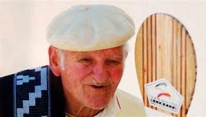 Nace Oscar Messina, el "manco" de Teodolina.*** El 4 de abril de 1930 nace  en Teodolina (BA) nace Oscar Messina. Traído por los vascos al Río de la  Plata a fines