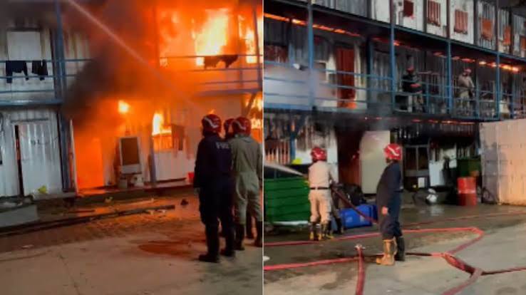 Delhi, Udyog Bhawan Slum Fire: Huge Blaze In Slums Near Udyog Bhawan In Delhi, 20 Fire Engines On Spot