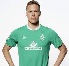 Niklas moisander, född 29 september 1985 i åbo, är en finländsk fotbollsspelare som spelar för den tyska klubben werder bremen och det finska landslaget som han är kapten i. Report Niklas Moisander To Leave Werder On A Free Transfer At The End Of The Season