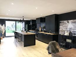 Jenny Gevaert On Instagram Nous Avons Aussi Repeint Les Murs De La Cuisine En Noir Pour Un Effet Encore Plus Black Et Surtou Cuisine Design Home Decor Design