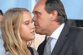 Yıldırım demirören aynı zamanda, demirören şirketler grubu yönetim kurulu başkan vekili yıldırım demirören, türkiye'de kulüp başkanlığı, kulüpler birliği başkanlığı yapan ve federasyon. Tff Baskani Yildirim Demiroren Kizi Yelda Demiroren E 200 Bin Euro Degerinde Maserati Marka Otomobil Hediye Etti