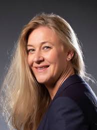 Denise Richards à propos de son rôle dans Top Models: "J'aime le côté  vilain de mon personnage"