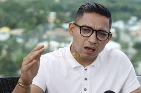 Emilio Izaguirre y sus revelaciones: Su primer carro, el sueldo que comenzó  ganando y los gigantes europeos que estuvieron cerca de ficharlo