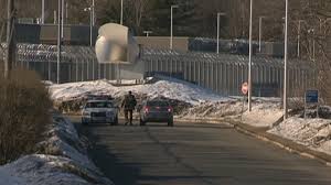 A lot of people find it tricky as they don't know the steps involved. Quebec Inmates Use Helicopter In Daring Jailbreak Video Abc News