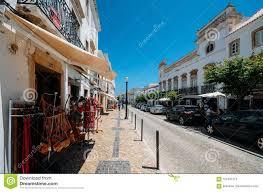 Kopfsteinstrassen Von Tavira Stadt Auf Der Algarve In Sud Portugal Redaktionelles Stockbild Bild Von Atlantisch Outdoor 121631574