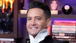 Devon Schiff's Instagram, Twitter & Facebook