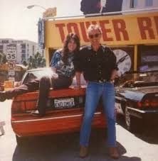 Roger Taylor I M In Love With My Car Roger Taylor And Trish From California And Her Car In The Mid 80s Roger Taylor Queen Queen Freddie Mercury Queen Band