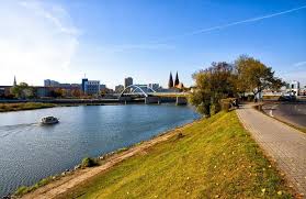 Dann ist das holiday inn express worcester downtown mit nahe gelegenen restaurants wie nancy chang worcester restaurant, chuan shabu und sehenswürdigkeiten in der umgebung sind z. Ihg To Open Four New Holiday Inn Express Properties In Germany English Hospitality On