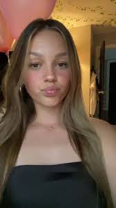 Deanna Wetzel's Instagram, Twitter & Facebook