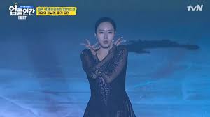 그에게 5억원에 이르는 보라색 람보르기니 우라칸을 선물했다고 주장한 바 있다. 1szo6e7bhbhl5m