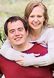 Courtney Aksamit, Aaron Mangels