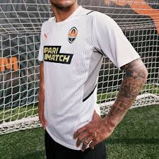 Genk are going through a poor run at the moment, and are struggling mainly with their defense. No More Nike Puma Shakhtar Donetsk 21 22 Training Keeper Kit Colors Home Shorts Socks Footy Headlines
