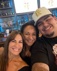 Kathy Goldstein (@suburbanchateau) • Instagram photos and videos