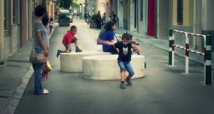 Check spelling or type a new query. Ninos Y Ninas Jugando En La Calle Ninos Jugando Amable Ninos