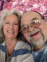 I had an absolutely beautiful time being hosted by Julie Ann Fineman and  her husband. Thank you for an amazing night tonight following their photos  at Warren. Julie you are amazing and