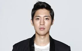 Sự nghiệp tuột dốc không phanh, Kim Hyun Joong vẫn không bị công ty quản lý  bỏ rơi
