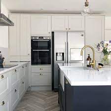 1 733 Likes 82 Comments Howdens Howdensjoinery On Instagram We Can S Kitchen Cabinets Color Combination Kitchen Colour Combination Kitchen Color Combos