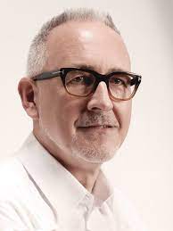 15 Glorious Hairstyles For Men With Grey Hair A K A Silver Foxes